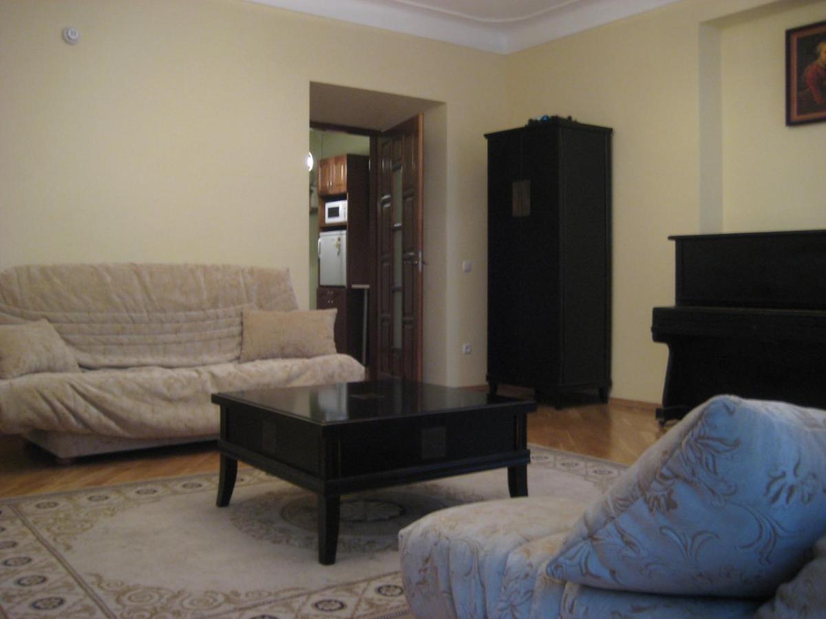Apartments In The Historical Centre - Lviv Buitenkant foto